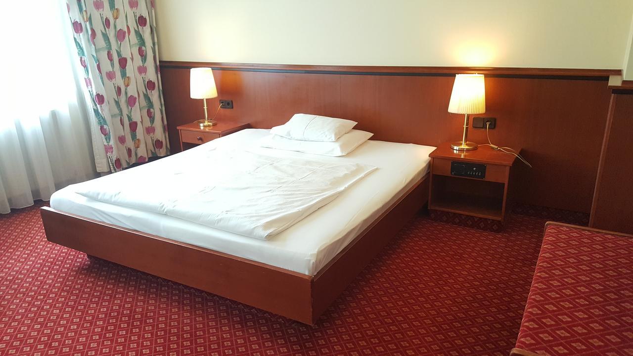 Landhotel Jagdhof Guntramsdorf Eksteriør billede